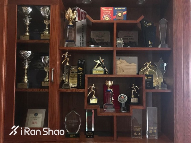 跑坛新星“杨龙伟”：脚勤三人组，一起跑未来