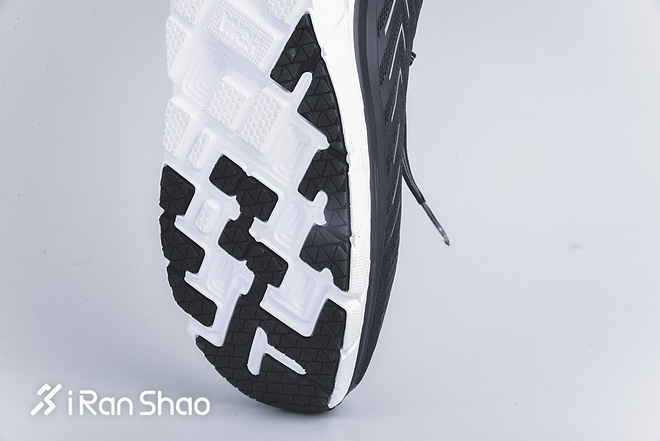 开箱 | HOKA ONE ONE Clifton 4 你要的是最强缓冲还是更强缓冲