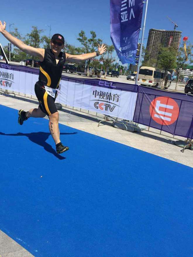 那双即使再残破，也会被我永远保存的跑鞋