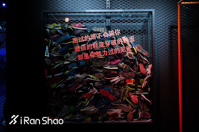 你造么 | @燃烧装备实验室 造了跑赢马拉松世界纪录的机器