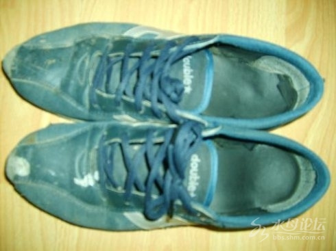 沉痛悼念我的第一双跑鞋