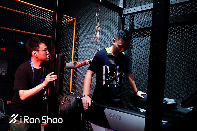 你造么 | @燃烧装备实验室 造了跑赢马拉松世界纪录的机器