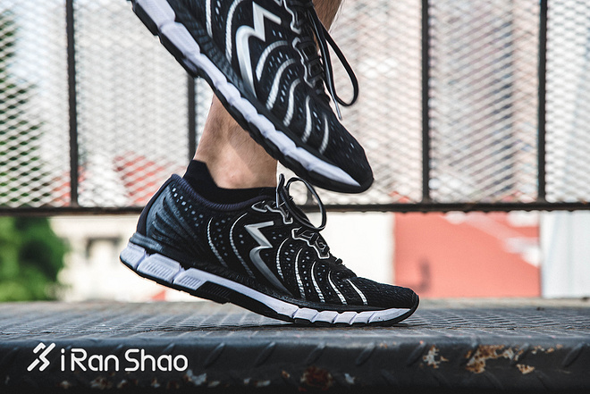 跑鞋 | 现在还穿传统跑鞋是什么体验 361° Stratomic深度评测