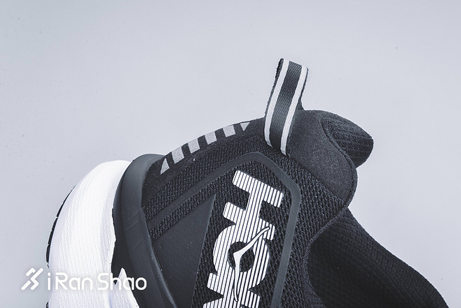 开箱 | HOKA ONE ONE Clifton 4 你要的是最强缓冲还是更强缓冲