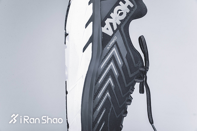 开箱 | HOKA ONE ONE Clifton 4 你要的是最强缓冲还是更强缓冲