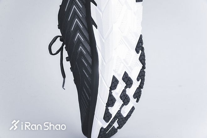 开箱 | HOKA ONE ONE Clifton 4 你要的是最强缓冲还是更强缓冲