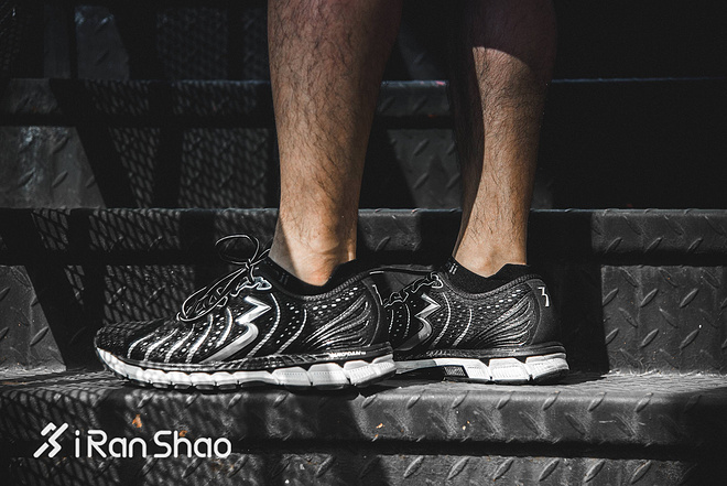 跑鞋 | 现在还穿传统跑鞋是什么体验 361° Stratomic深度评测
