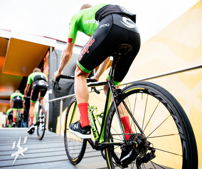 尖货Q&A Vol.02 | 耐克飞线很快就断了? Boost站旁边呵呵的笑