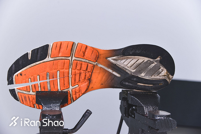 拆 | 1000公里后的跑鞋 拆开看看里面真实的样子