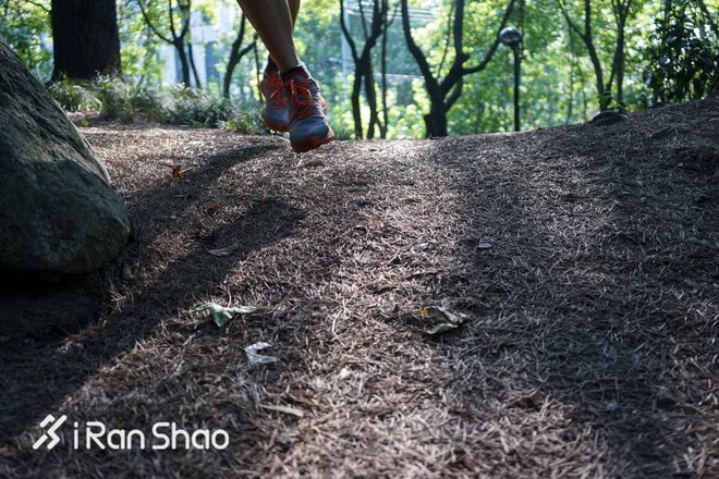 跑鞋 | The North Face Ultra Vertical 技术地形优选