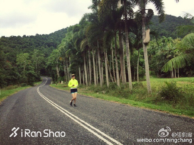 热点 | 出国旅游不忘运动 张钧甯完美诠释跑步女神
