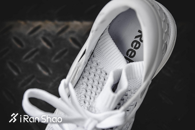 开箱 | Floatride定位功能跑鞋 锐步复古也会玩新潮