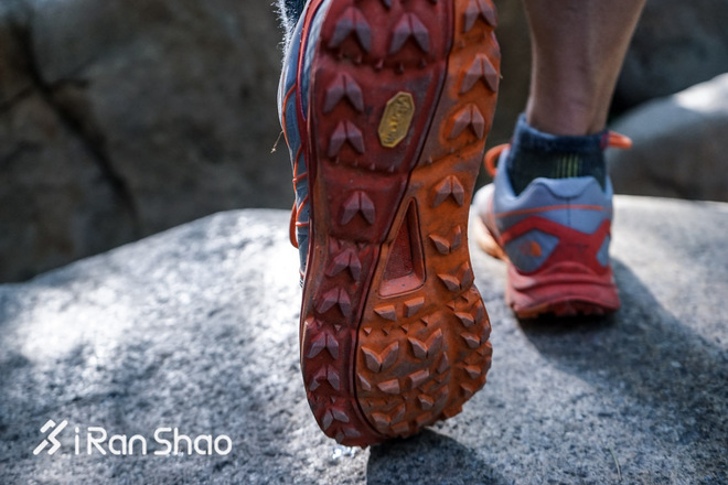 跑鞋 | The North Face Ultra Vertical 技术地形优选