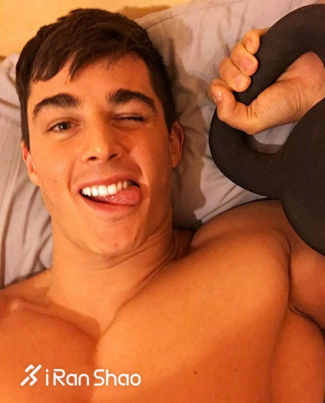 热点 | 这个全球最性感的数学老师 ，满足你对理想型的所有幻想！