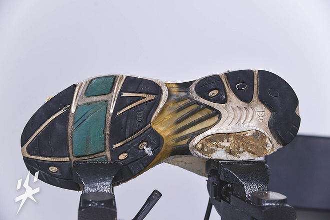 尖货Q&A Vol.02 | 耐克飞线很快就断了? Boost站旁边呵呵的笑