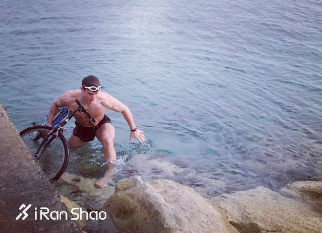 热点 | 这个全球最性感的数学老师 ，满足你对理想型的所有幻想！