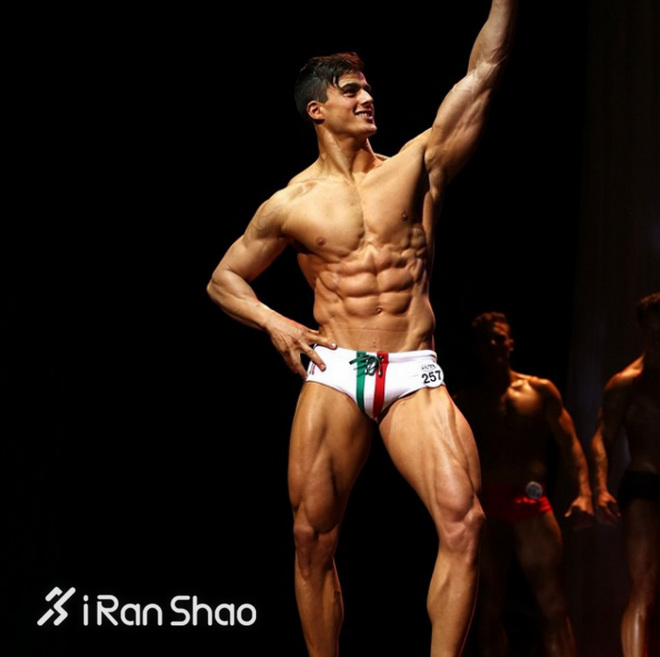 热点 | 这个全球最性感的数学老师 ，满足你对理想型的所有幻想！