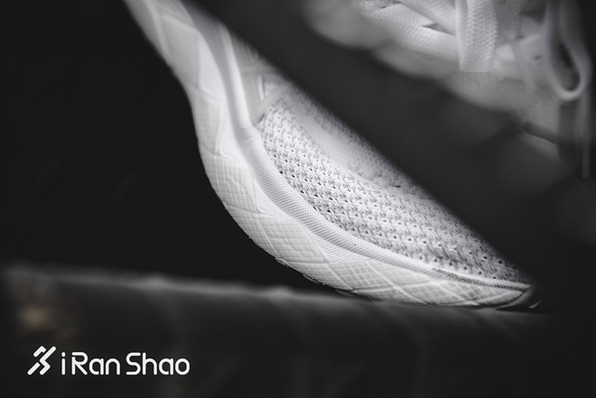 开箱 | Floatride定位功能跑鞋 锐步复古也会玩新潮