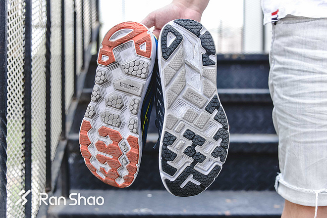 跑鞋 | 绝对出色与相对平庸 HOKA ONE ONE Clifton 4深度评测