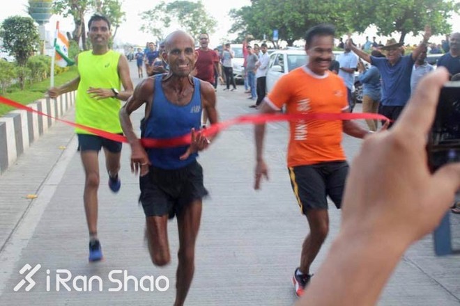 人物 | 连续100天100个100公里 印度超马奇人辛格的不可能挑战