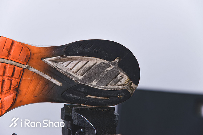 拆 | 1000公里后的跑鞋 拆开看看里面真实的样子