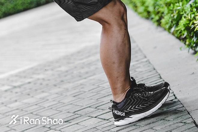 跑鞋 | 绝对出色与相对平庸 HOKA ONE ONE Clifton 4深度评测