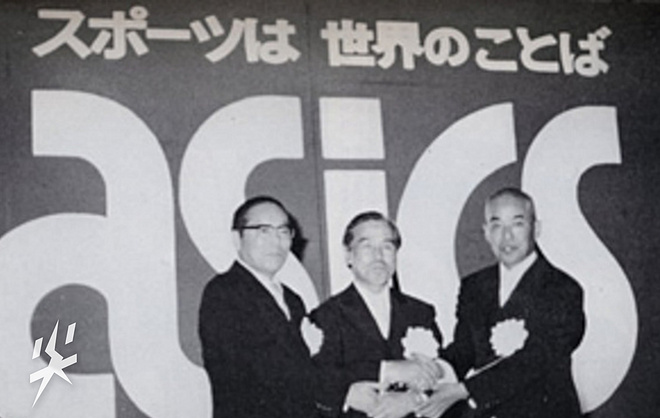 尖货Q&A Vol.01 | 天啊撸！有人穿VaporMax跑马被亚瑟士大笑