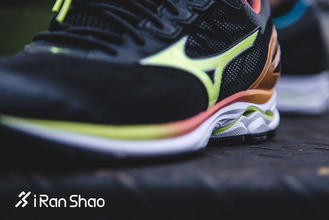 跑鞋 | Mizuno Wave Rider 21 延续前代出色脚感 LSD利器
