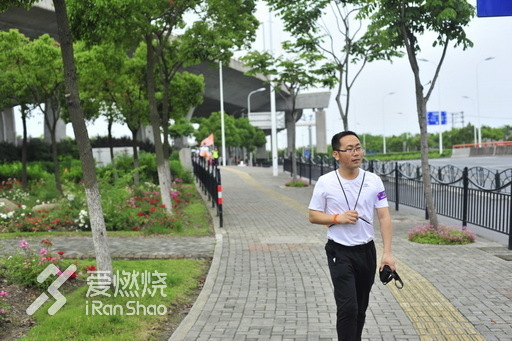 不惑始起跑，七马终破三