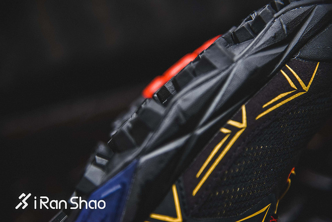 开箱 | La Sportiva Akyra 重型山地怪兽