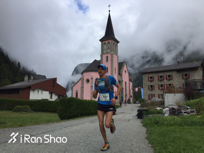 决战勃朗峰 | 冠军驾临 神级PK 见证UTMB十五年最强对决