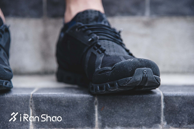 跑鞋 | 我是不一样的云 On Cloud深度评测