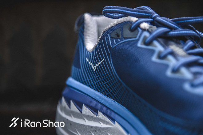 开箱 | HOKA ONE ONE BONDI 5 史上最强缓冲路跑鞋驾到