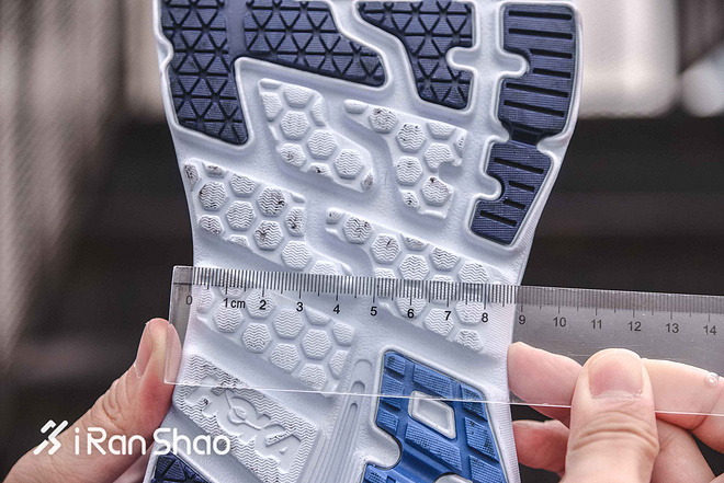 开箱 | HOKA ONE ONE BONDI 5 史上最强缓冲路跑鞋驾到