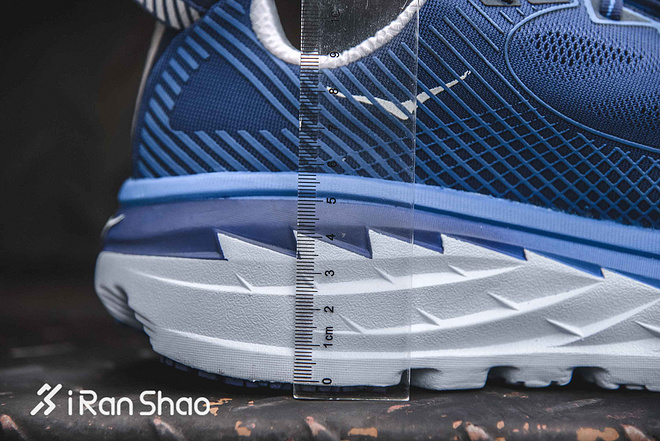 开箱 | HOKA ONE ONE BONDI 5 史上最强缓冲路跑鞋驾到