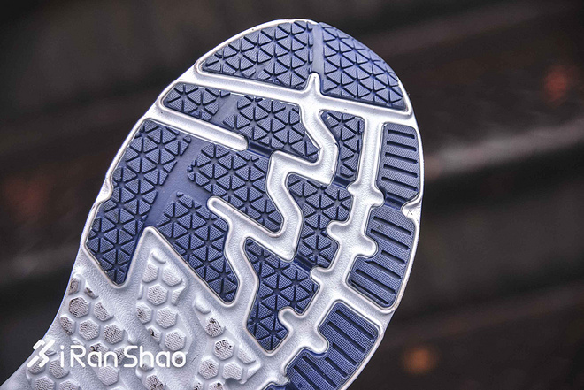 开箱 | HOKA ONE ONE BONDI 5 史上最强缓冲路跑鞋驾到