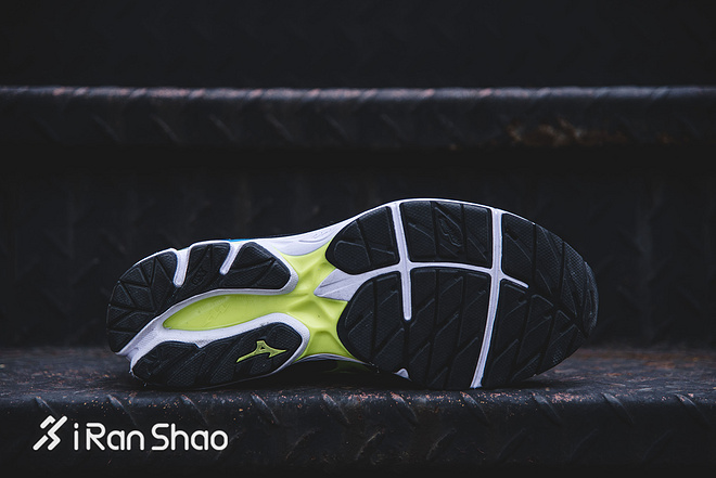 跑鞋 | Mizuno Wave Rider 21 延续前代出色脚感 LSD利器