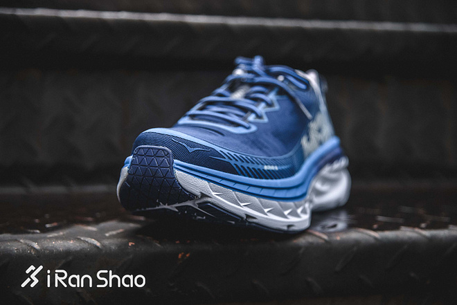 开箱 | HOKA ONE ONE BONDI 5 史上最强缓冲路跑鞋驾到