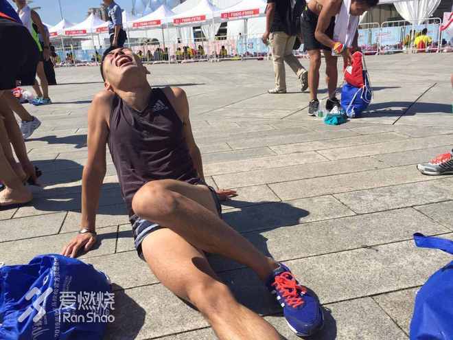 左手跑崩，右手pb