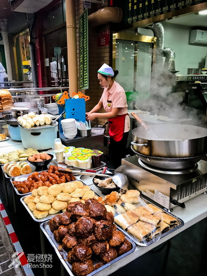 右脚向前，左脚向前，北京的这个秋天