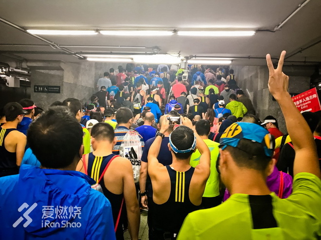 右脚向前，左脚向前，北京的这个秋天