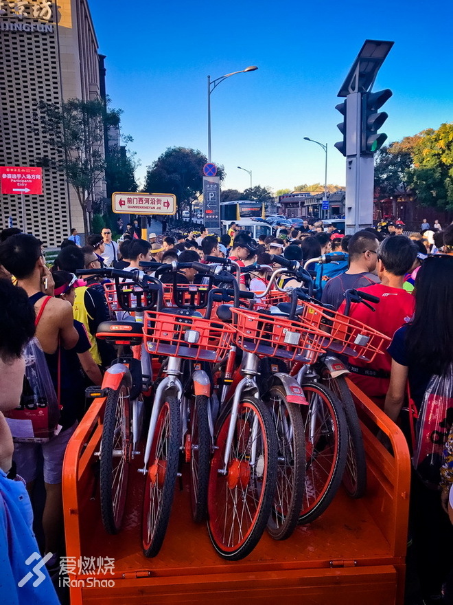 右脚向前，左脚向前，北京的这个秋天