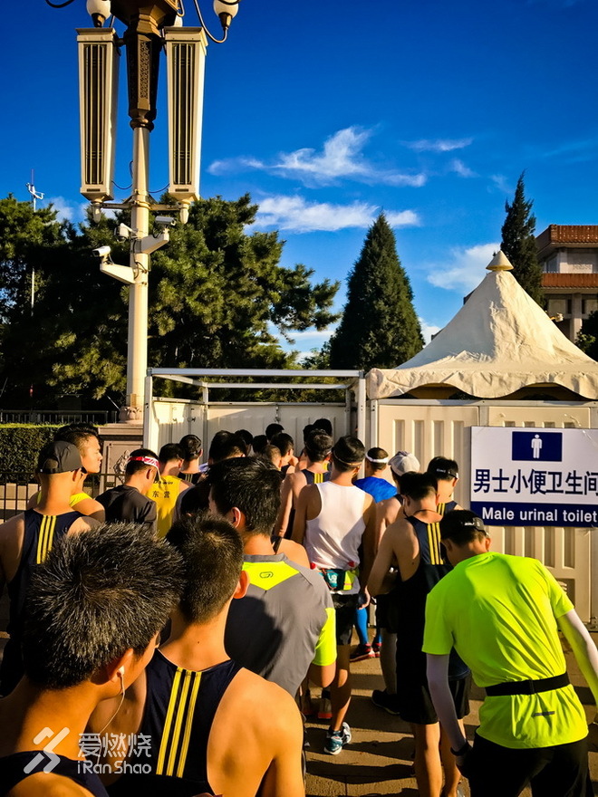 右脚向前，左脚向前，北京的这个秋天