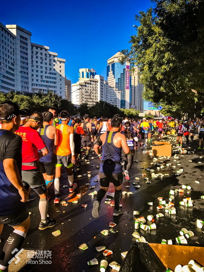 右脚向前，左脚向前，北京的这个秋天