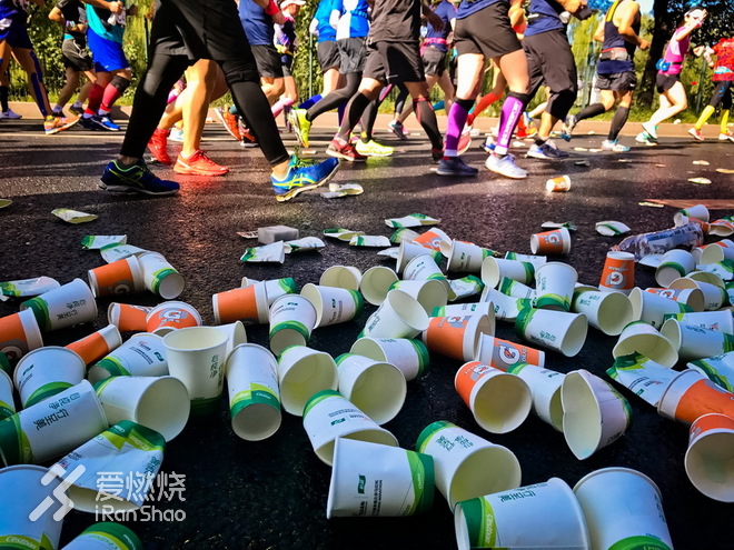 右脚向前，左脚向前，北京的这个秋天