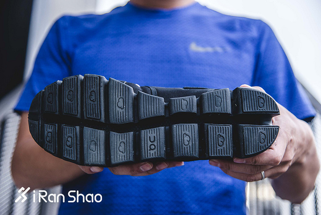 跑鞋 | 我是不一样的云 On Cloud深度评测