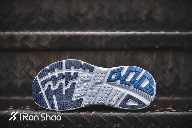 开箱 | HOKA ONE ONE BONDI 5 史上最强缓冲路跑鞋驾到