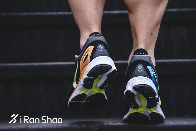 跑鞋 | Mizuno Wave Rider 21 延续前代出色脚感 LSD利器