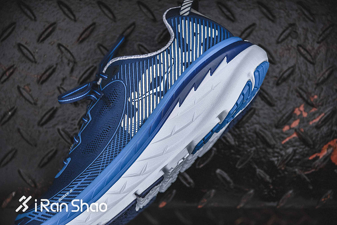 开箱 | HOKA ONE ONE BONDI 5 史上最强缓冲路跑鞋驾到