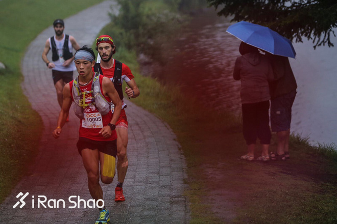 决战勃朗峰 | 冠军驾临 神级PK 见证UTMB十五年最强对决